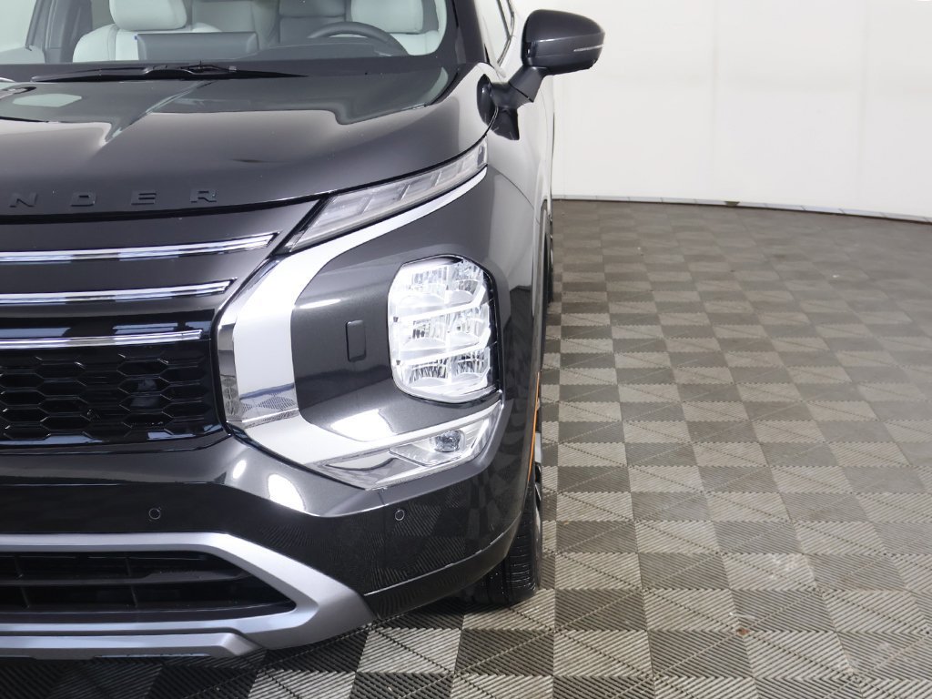 Used 2025 Mitsubishi Outlander SEL AWD/4WD image 17