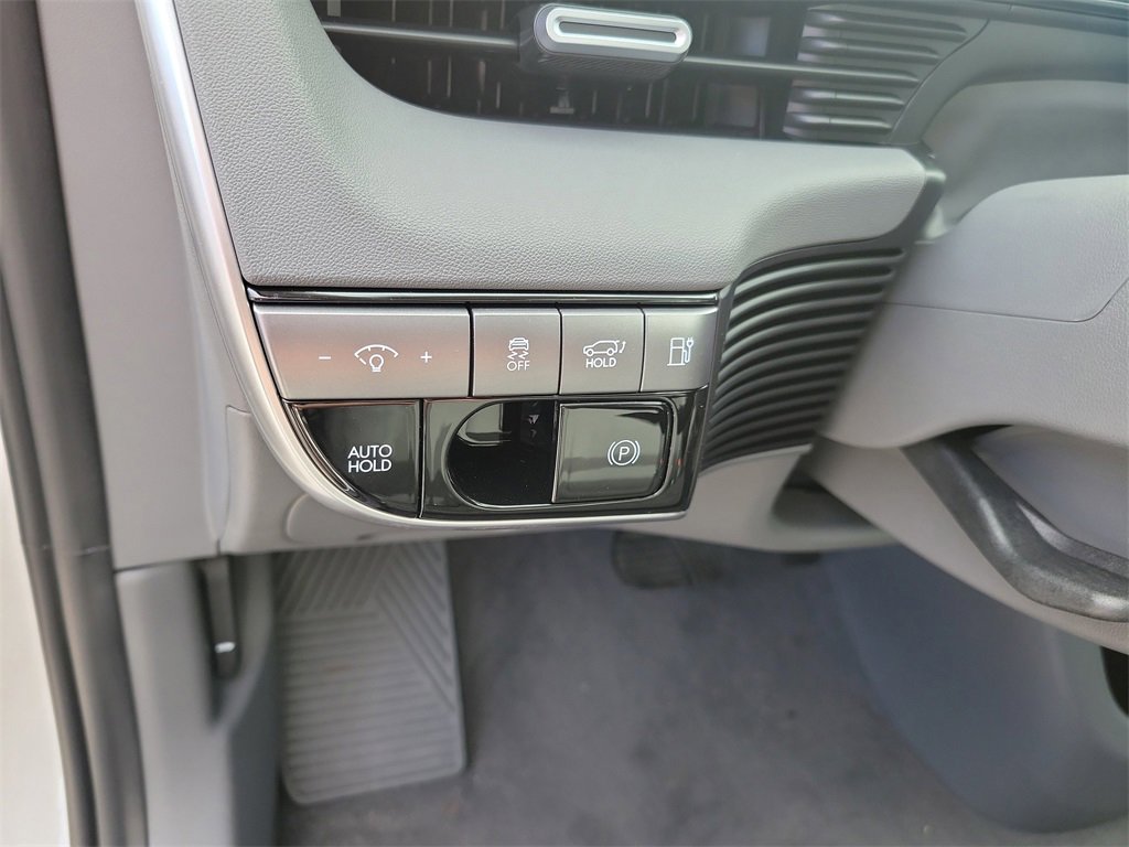 New 2025 Hyundai Ioniq 5 SEL image 24