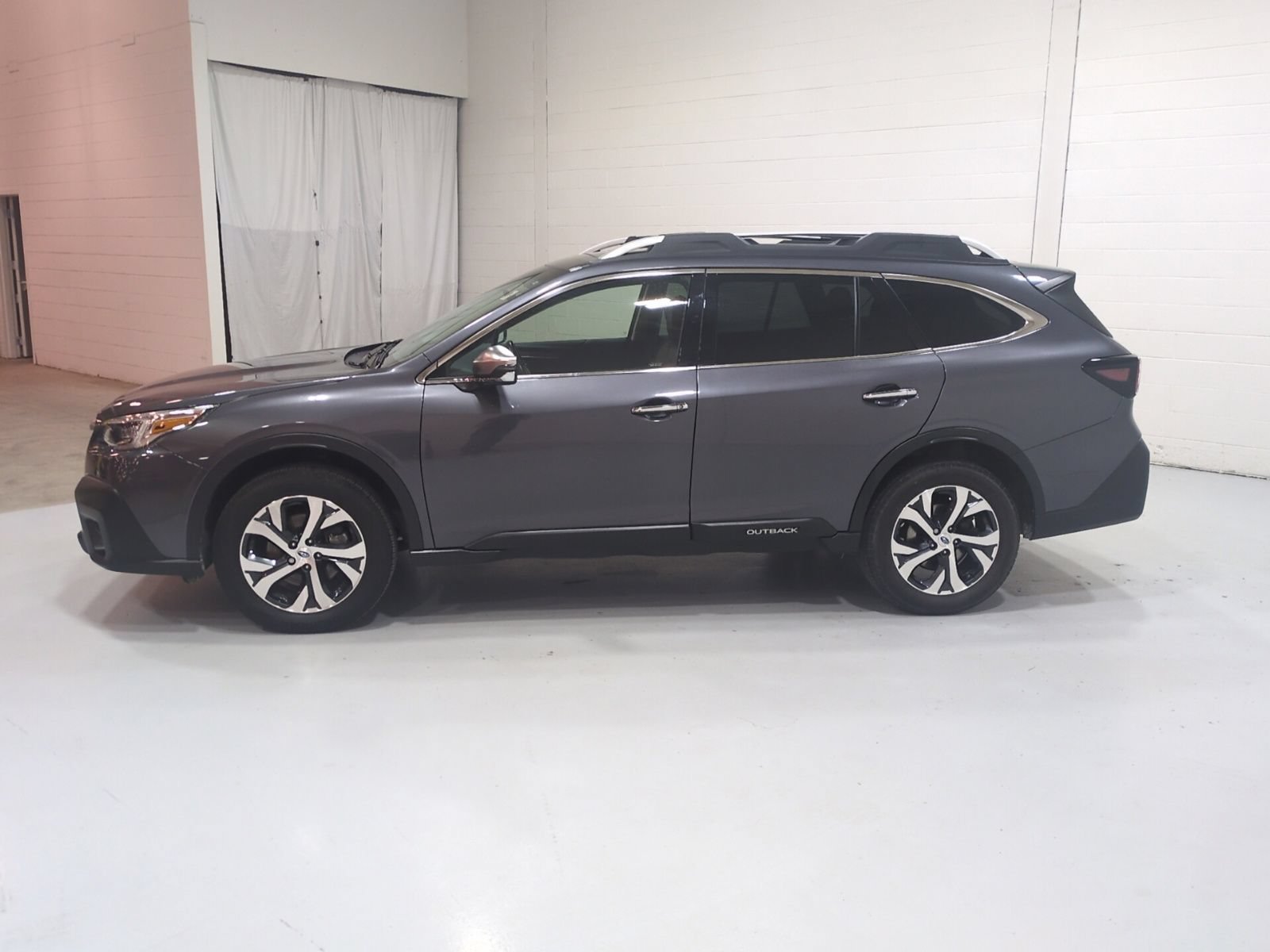 Certified 2022 Subaru Outback Touring XT AWD/4WD image 6