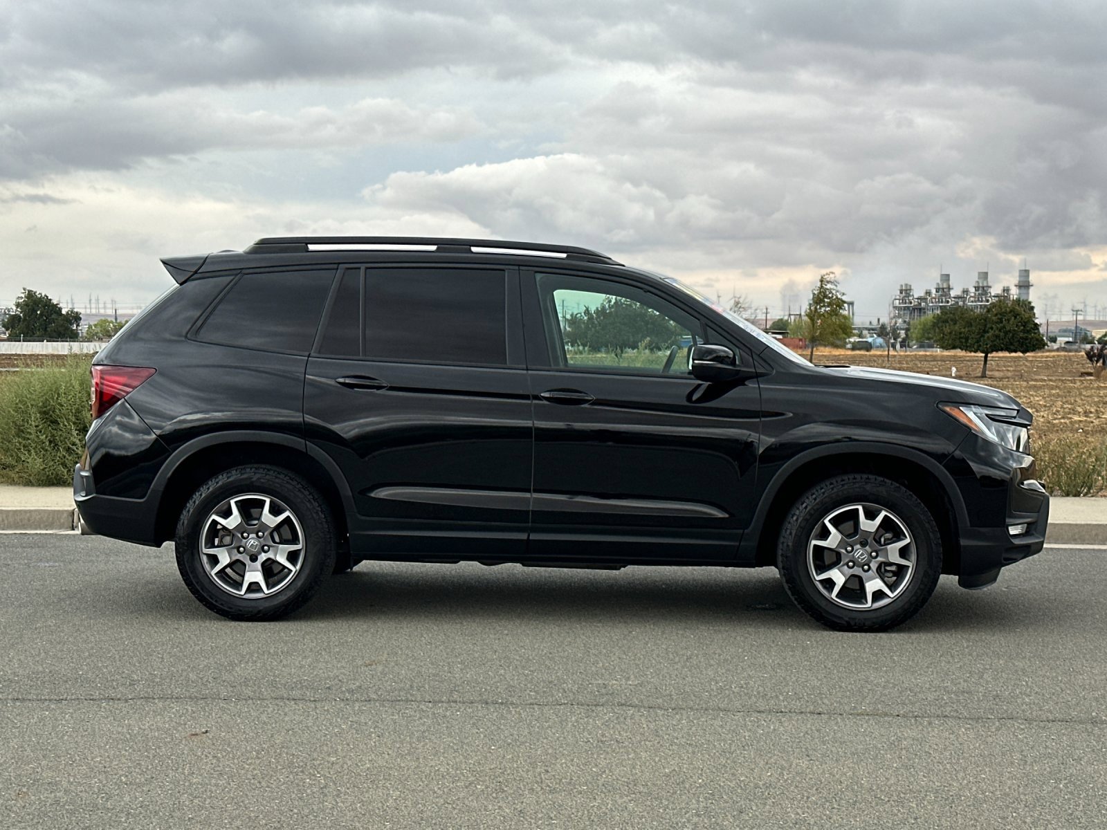 Used 2023 Honda Passport TrailSport image 3