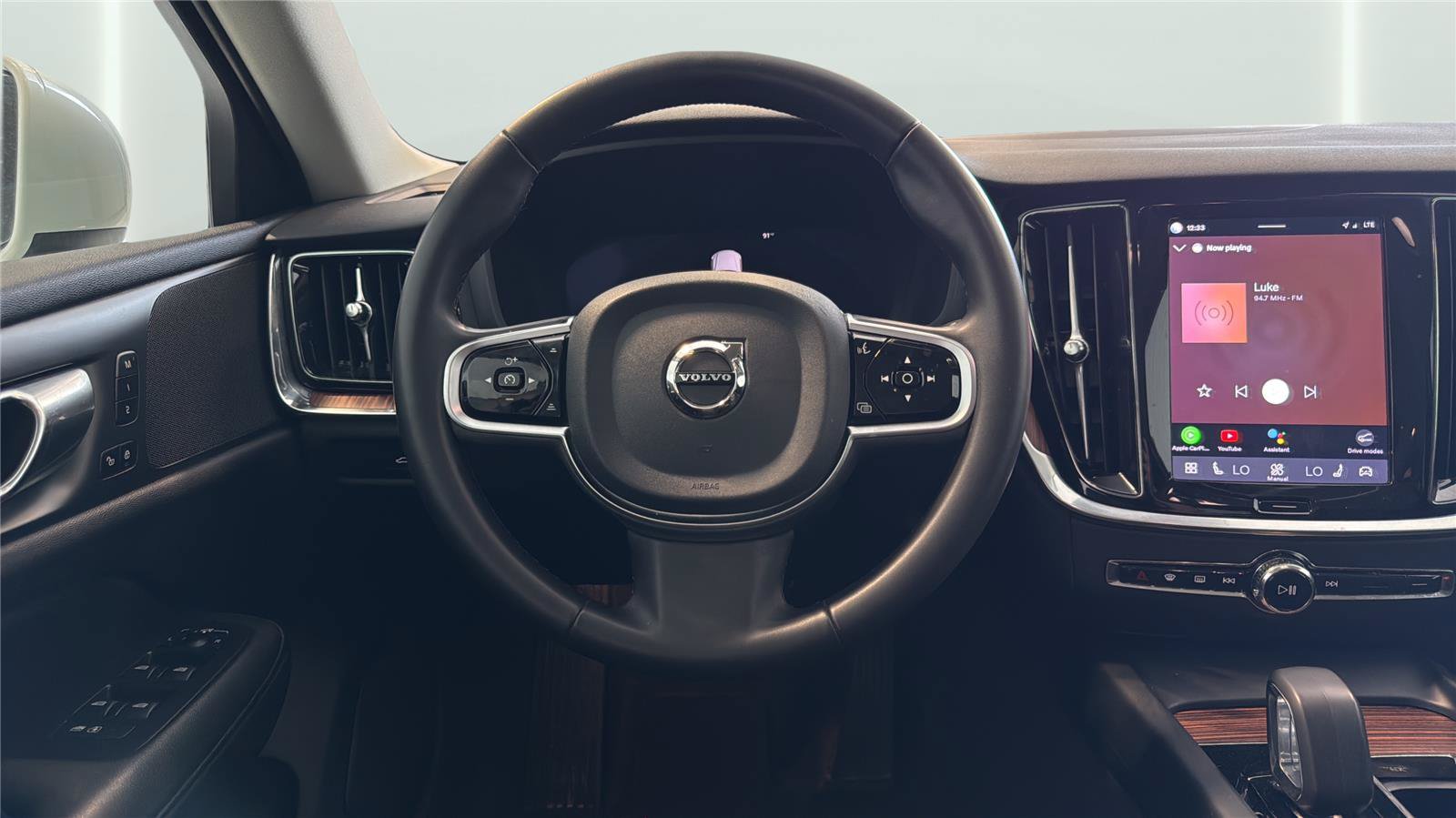 Used 2025 Volvo V60 B5 Cross Country Plus AWD/4WD image 12