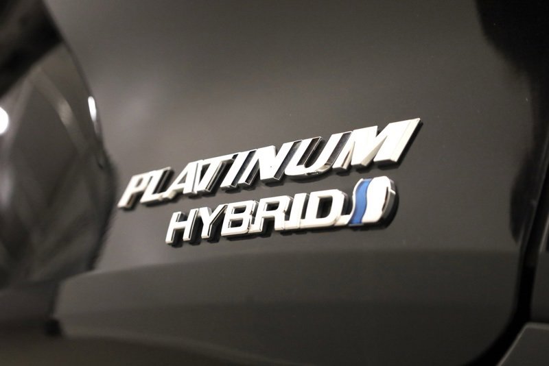 Used 2023 Toyota Sienna Platinum image 39