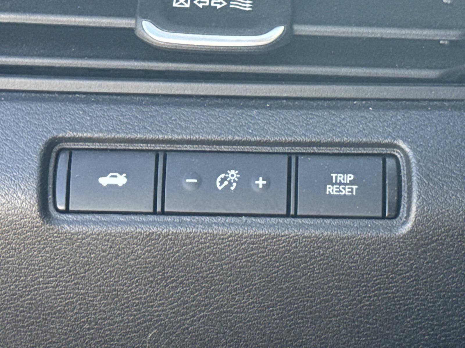 Used 2024 Nissan Altima 2.5 SV image 16