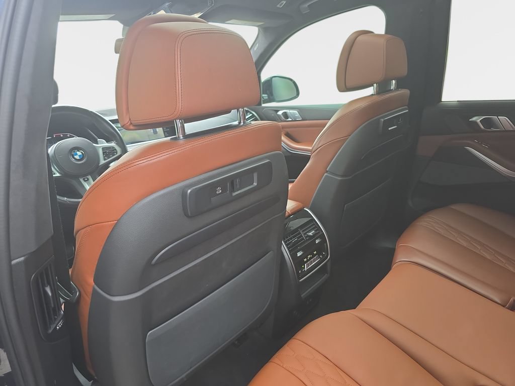 Used 2022 BMW X7 M50i w/ Cold Weather Package AWD/4WD image 12
