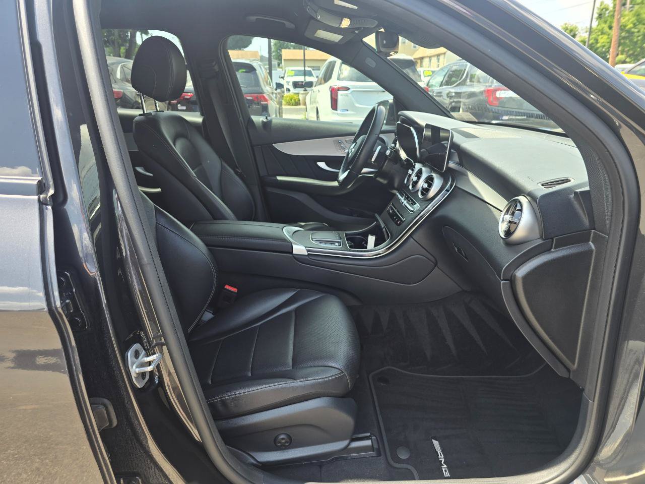 Used 2022 Mercedes-Benz GLC 300 4MATIC image 15