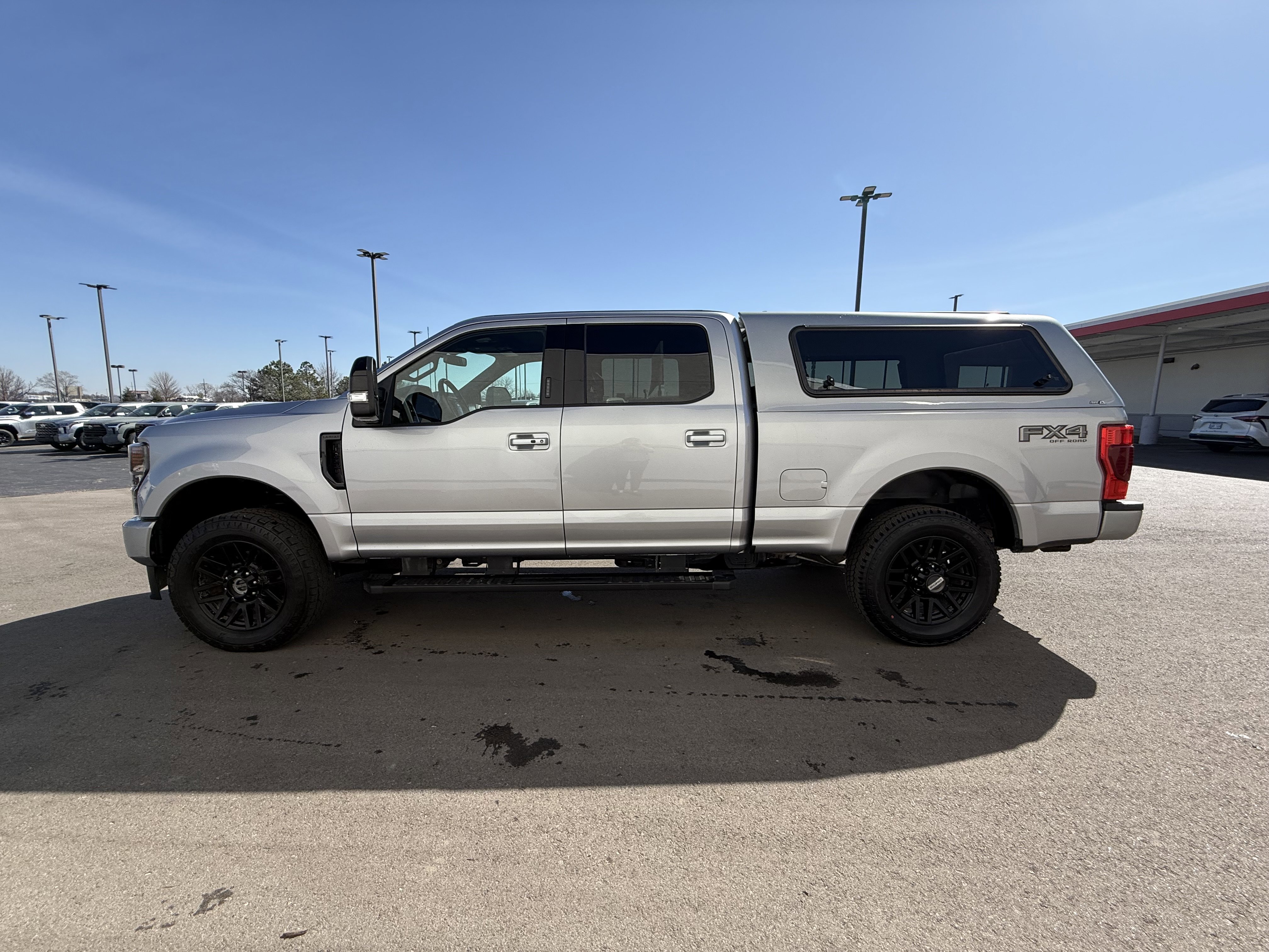 Used 2022 Ford F250 Lariat w/ Black Appearance Package image 11