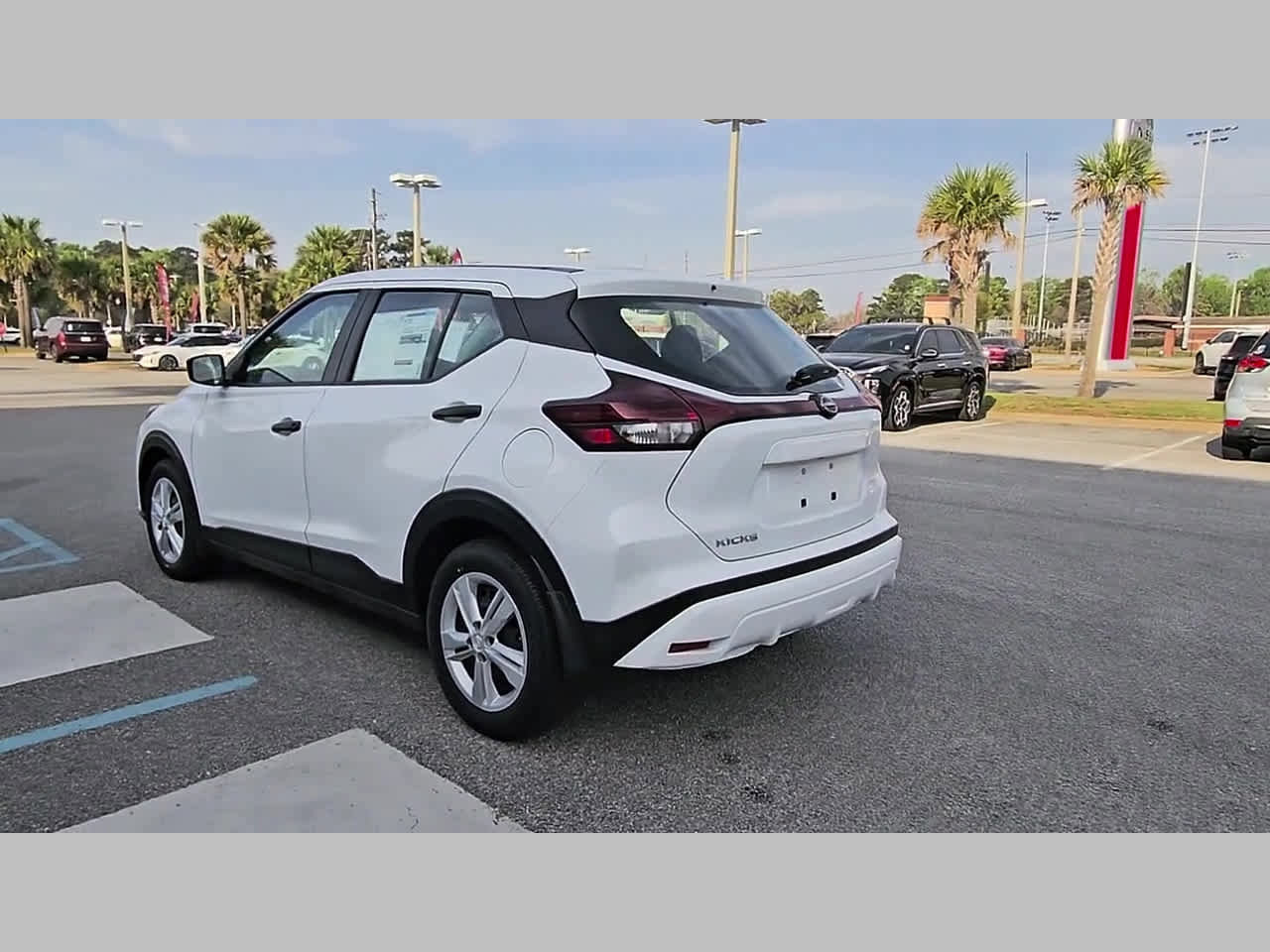 New 2025 Nissan Kicks Play S image 27