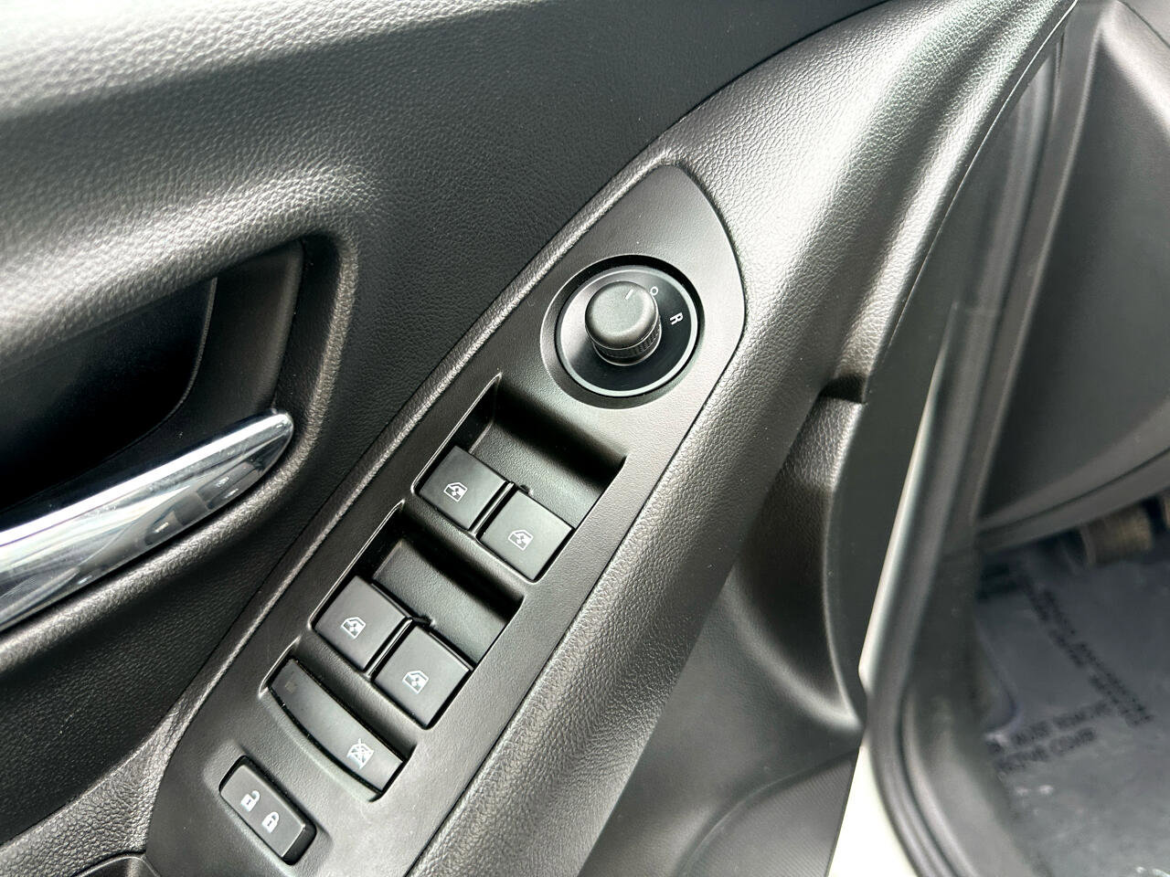 Used 2022 Chevrolet Trax LS w/ Tint and Cruise Package image 36