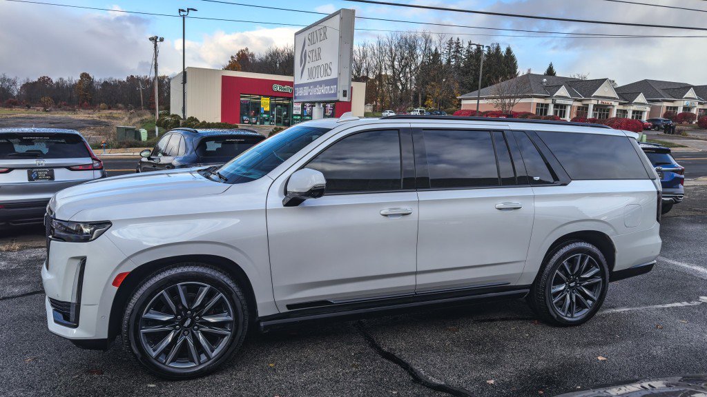 Used 2022 Cadillac Escalade ESV Sport Platinum w/ Heavy-Duty Trailer Package image 6