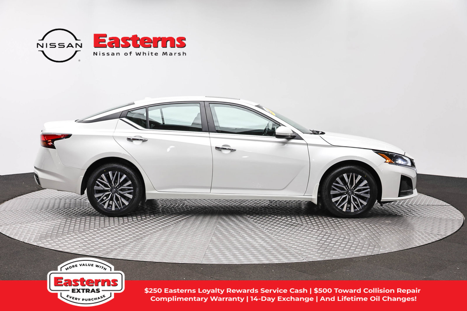 Used 2023 Nissan Altima 2.5 SV w/ SV Premium Package AWD/4WD image 4