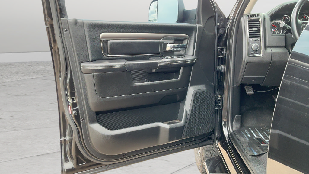Used 2018 RAM 2500 Lone Star w/ Sport Appearance Group AWD/4WD image 18