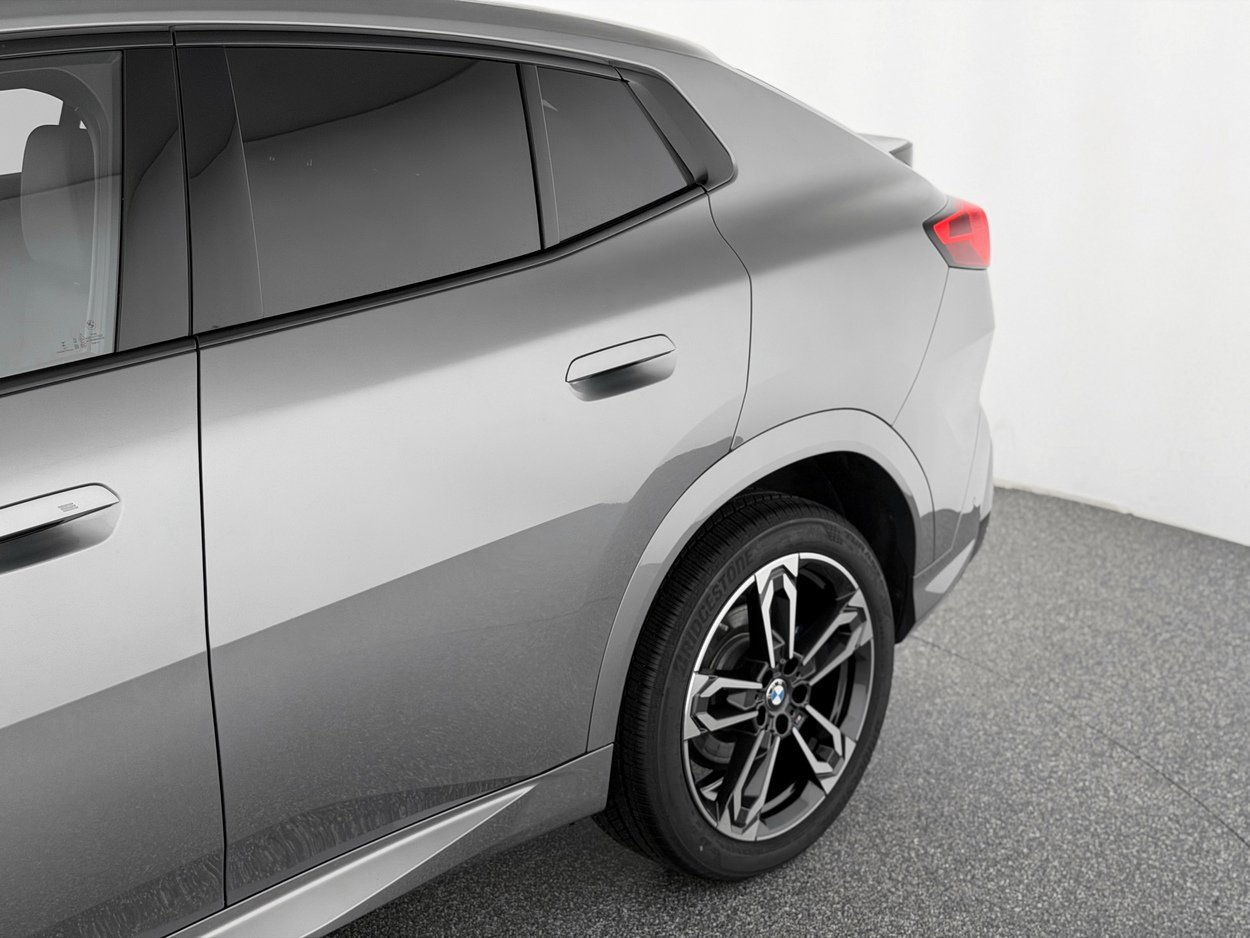 Used 2025 BMW X2 xDrive28i w/ M Sport Package image 42