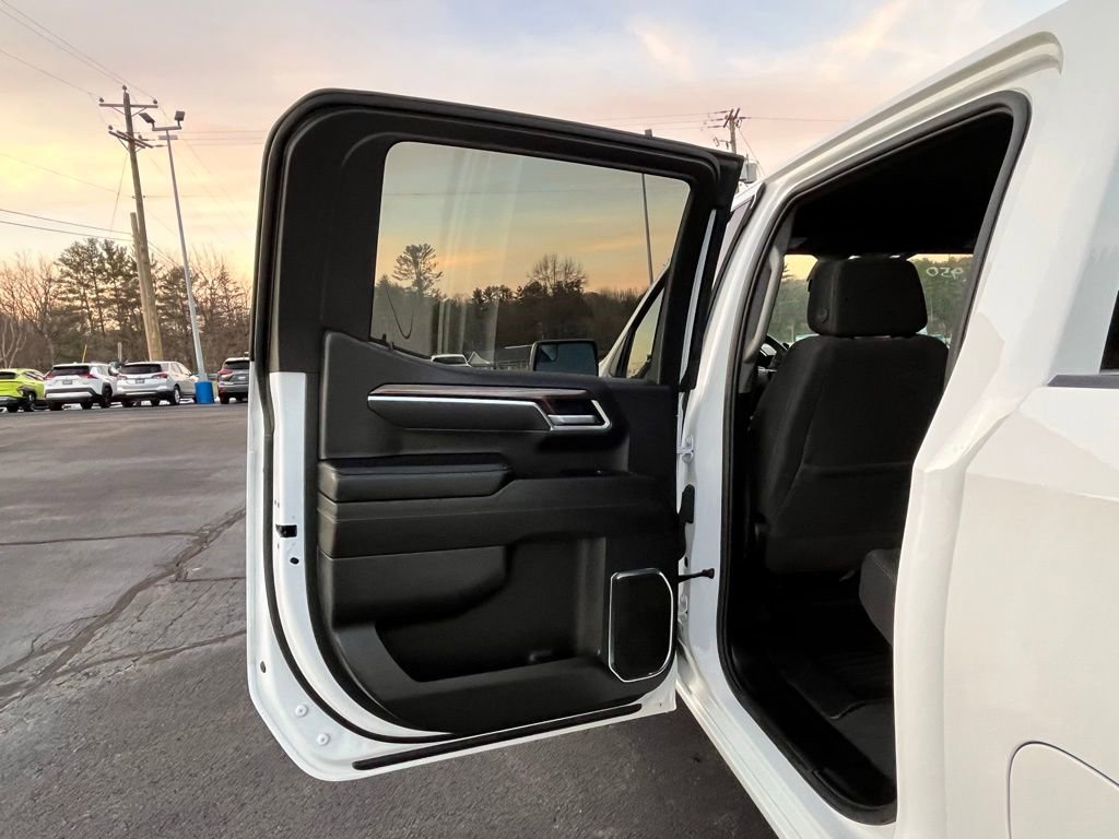 Used 2025 Chevrolet Silverado 1500 LT image 13