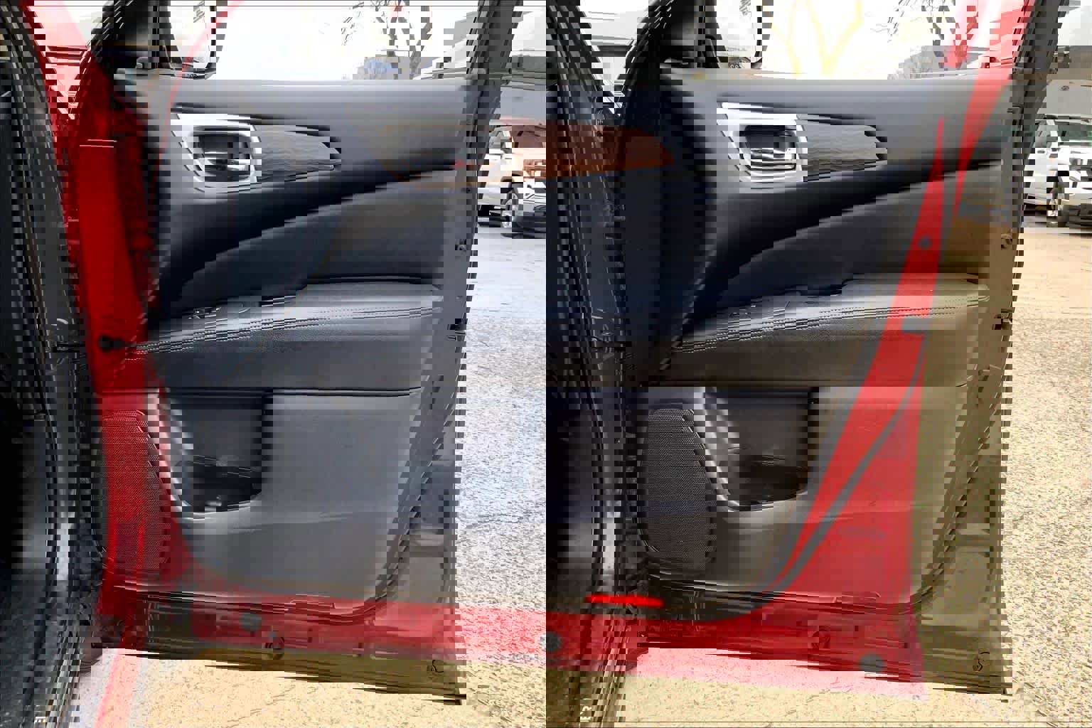 Used 2018 Nissan Pathfinder Platinum image 20