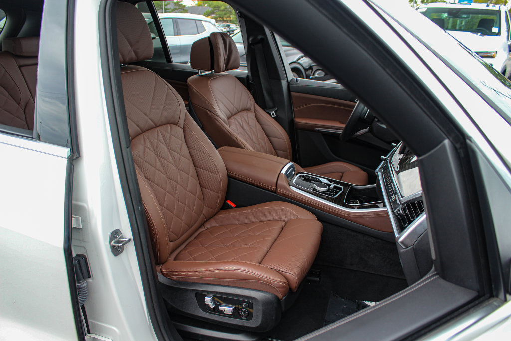 Used 2024 BMW X5 sDrive40i w/ Premium Package RWD image 30