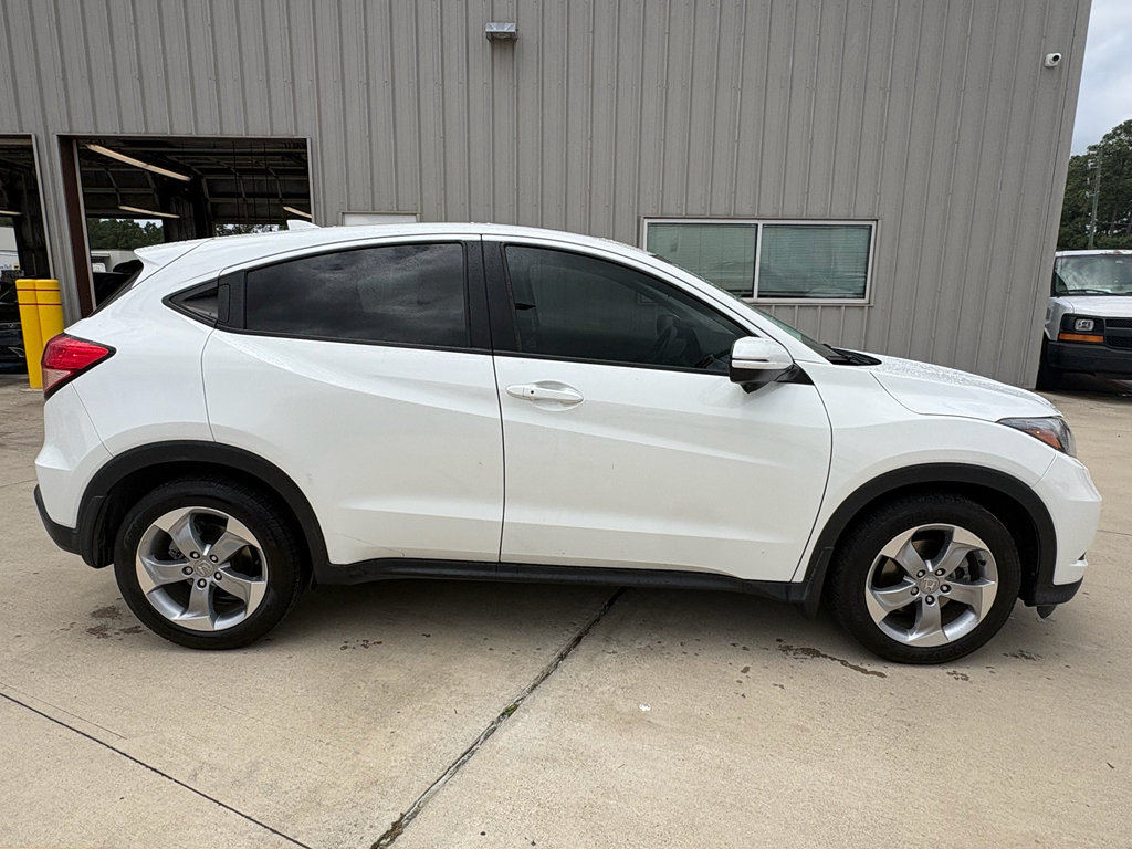 Certified 2017 Honda HR-V EX image 9