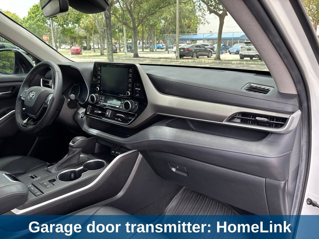 Used 2020 Toyota Highlander XLE FWD image 15