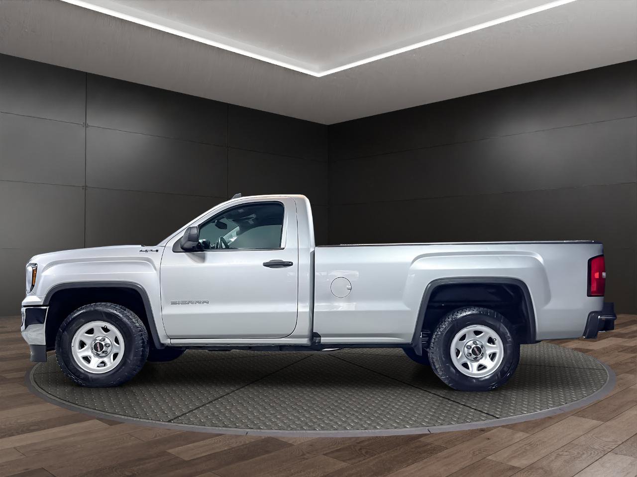 Used 2017 GMC Sierra 1500 4x4 Regular Cab image 5