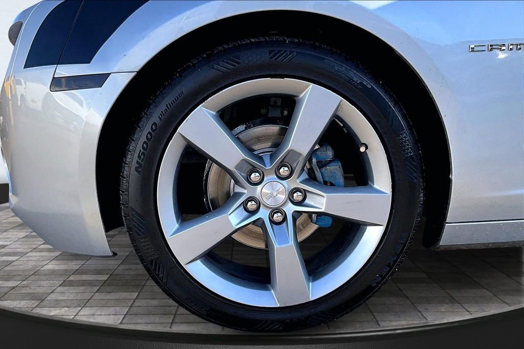Used 2010 Chevrolet Camaro LT w/ RS Package RWD image 9
