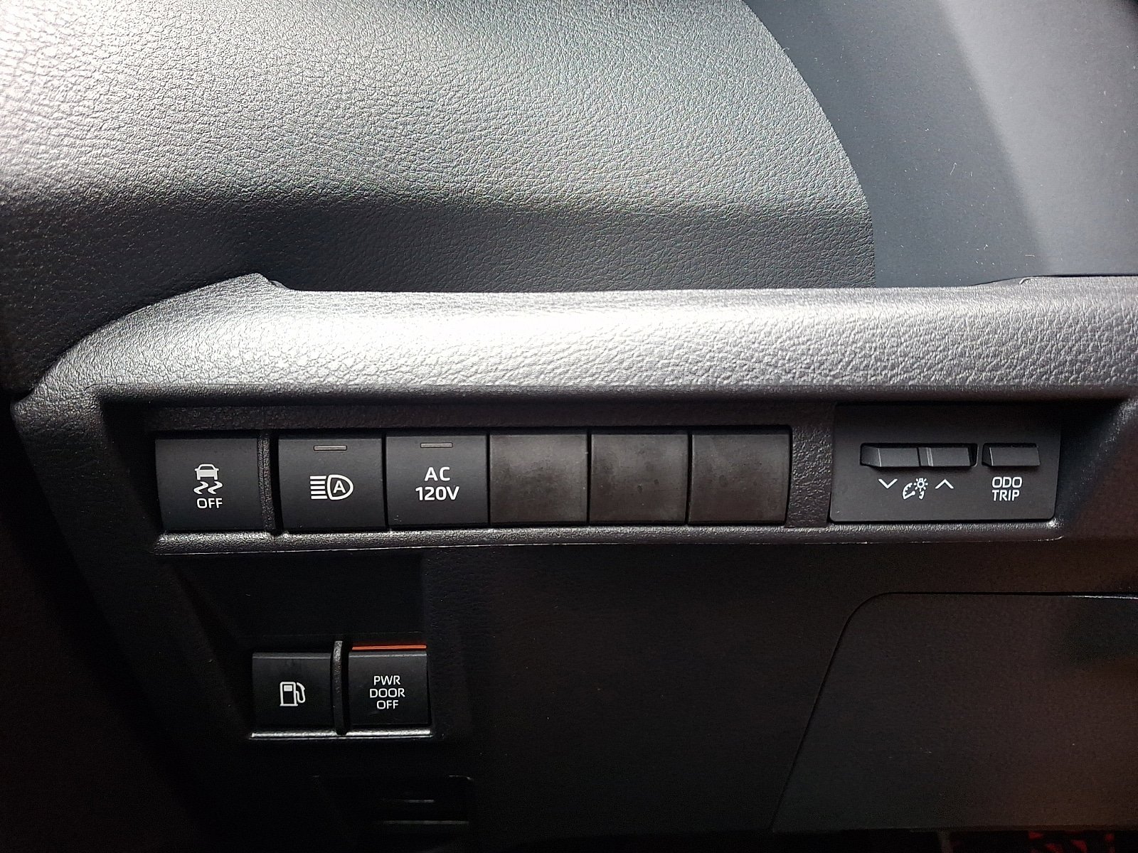 Used 2026 Toyota Sienna XLE Woodland Edition AWD/4WD image 28
