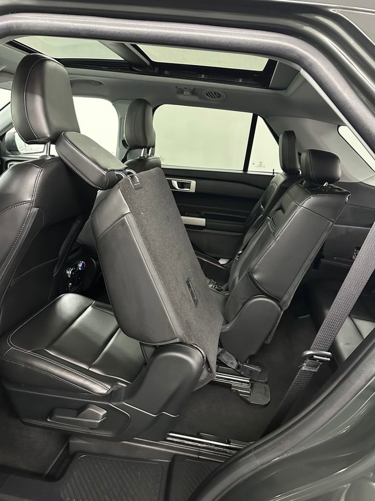 Used 2022 Ford Explorer XLT w/ Equipment Group 202A image 31