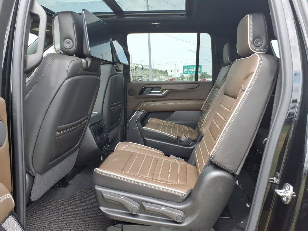 New 2026 GMC Yukon XL Denali Ultimate AWD/4WD image 15