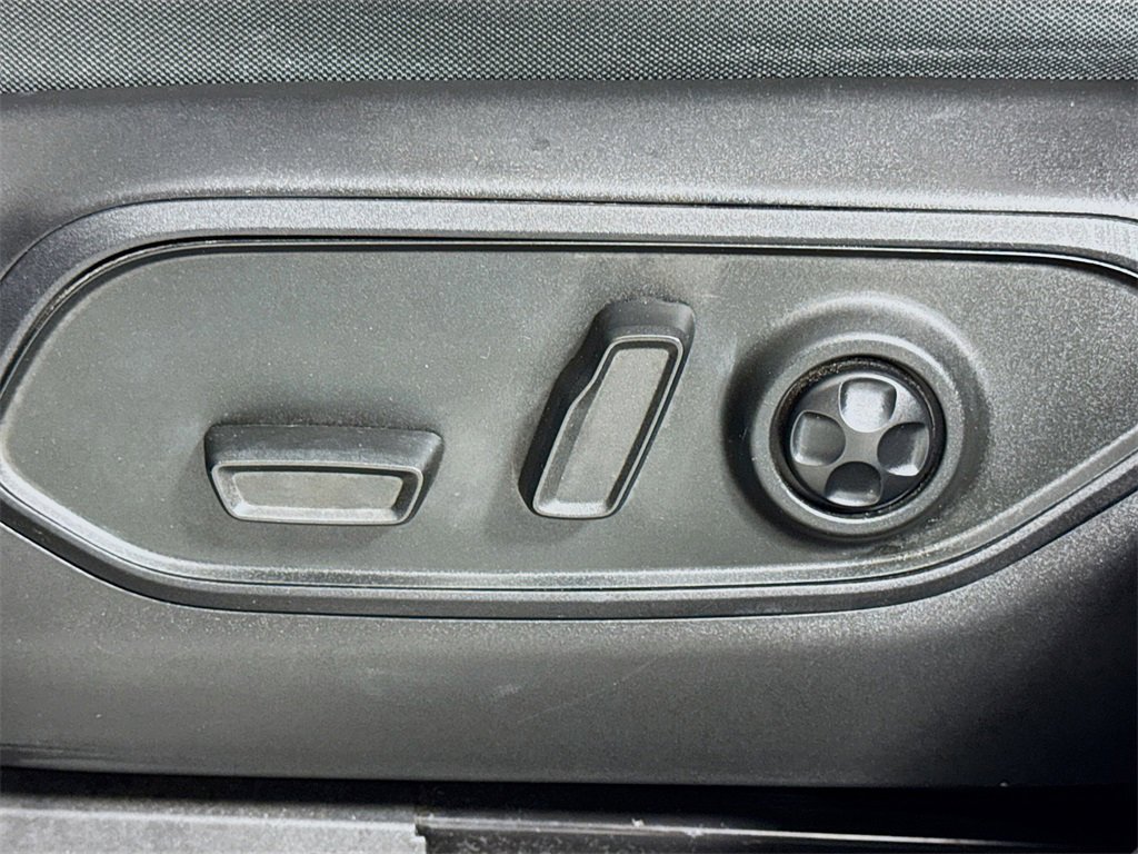 Used 2021 Jeep Grand Cherokee L Laredo image 17