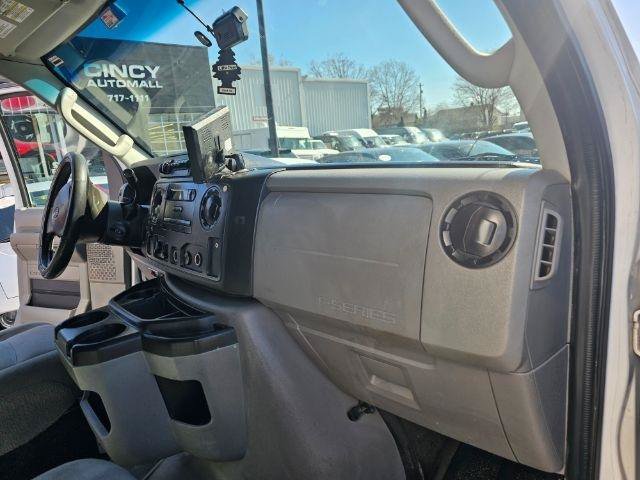 Used 2017 Ford E-450 and Econoline 450 Super Duty w/ Power Windows & Locks Group RWD image 9
