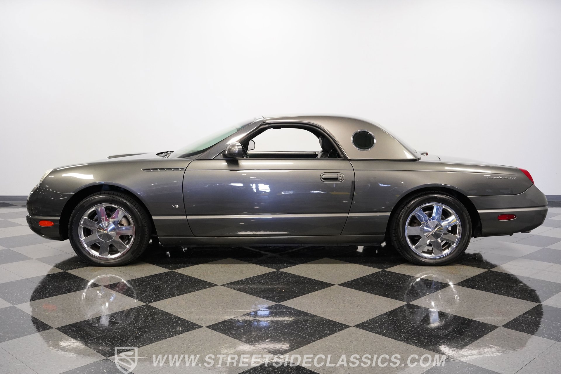 Used 2003 Ford Thunderbird image 8