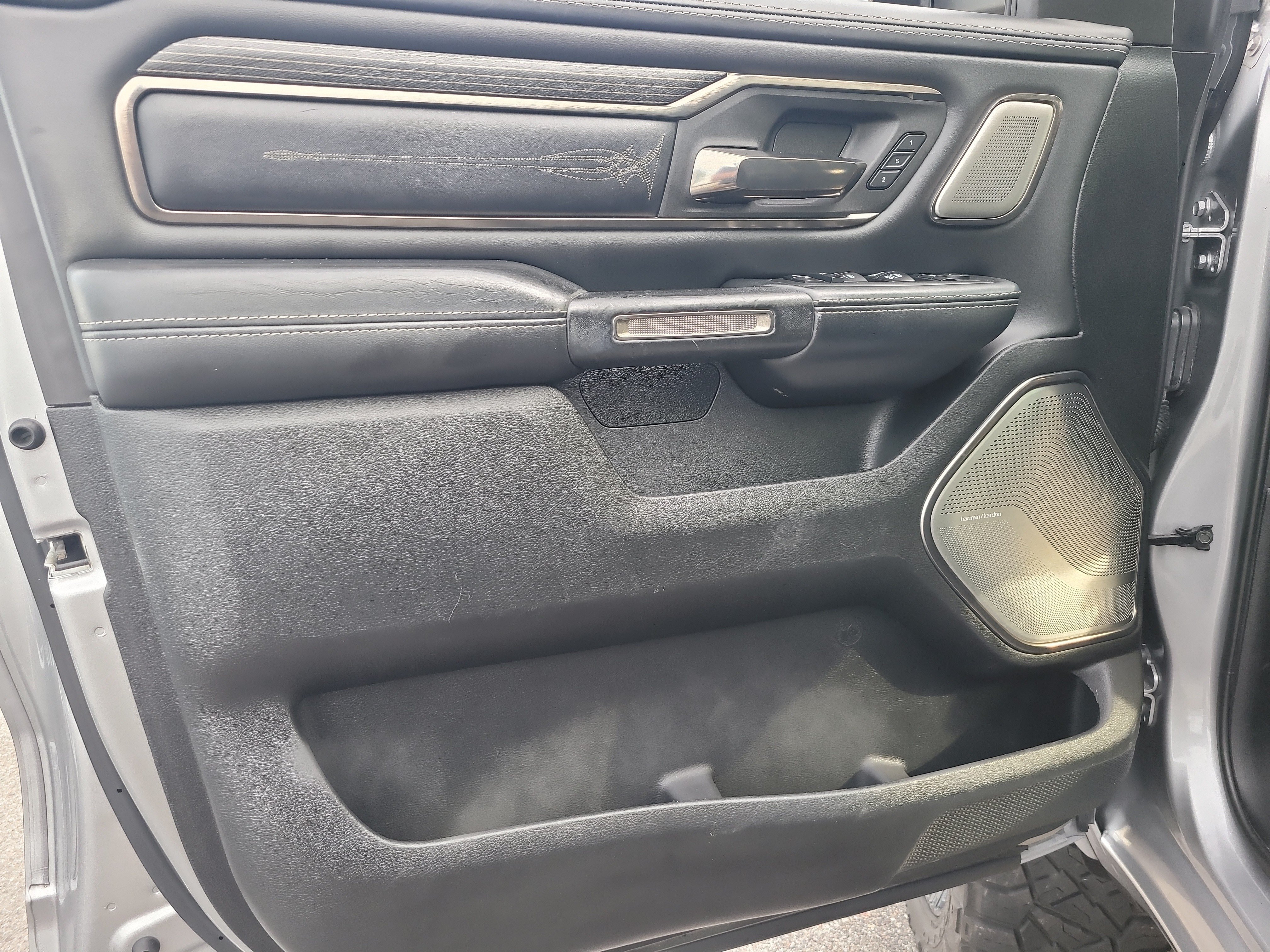 Used 2021 RAM 1500 Limited RWD image 16