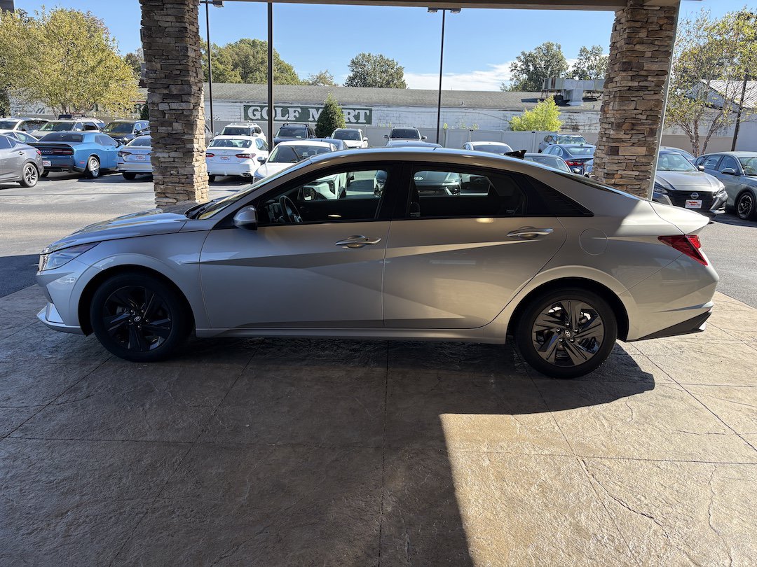 Used 2021 Hyundai Elantra SEL FWD image 9