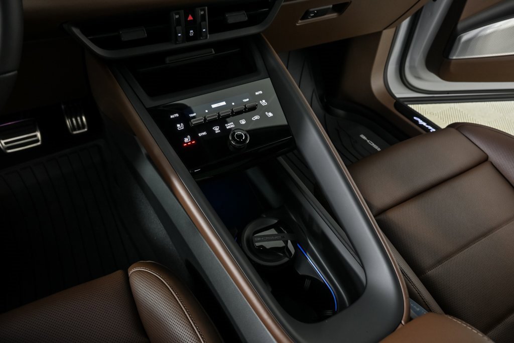 New 2025 Porsche Macan Turbo Electric image 19