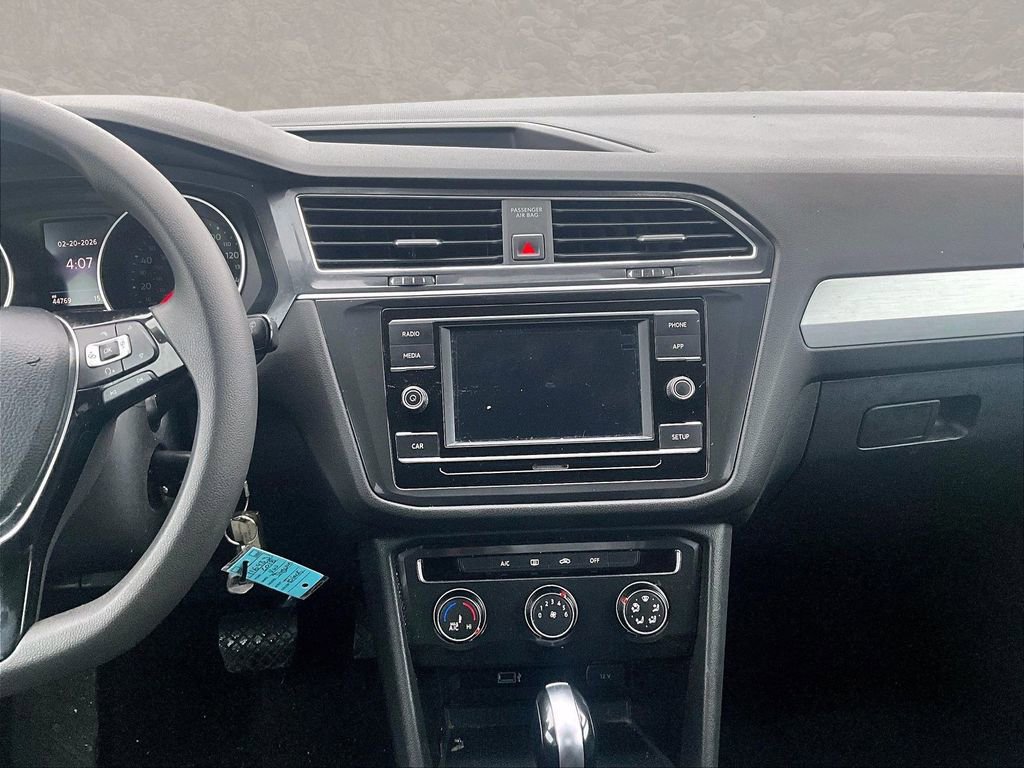 Used 2018 Volkswagen Tiguan S image 6