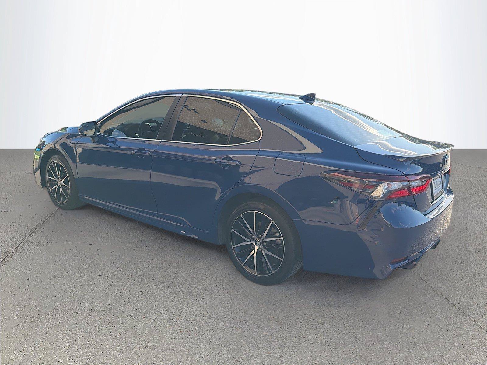 Used 2023 Toyota Camry SE FWD image 6
