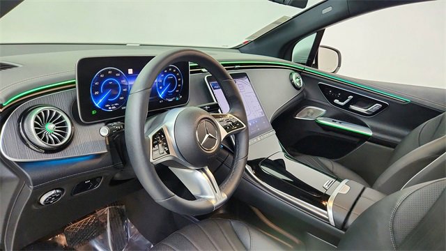 Used 2023 Mercedes-Benz EQE 500 4MATIC SUV w/ Exclusive Trim Package image 18