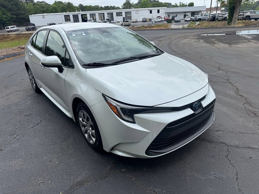 Used 2024 Toyota Corolla LE FWD image 7