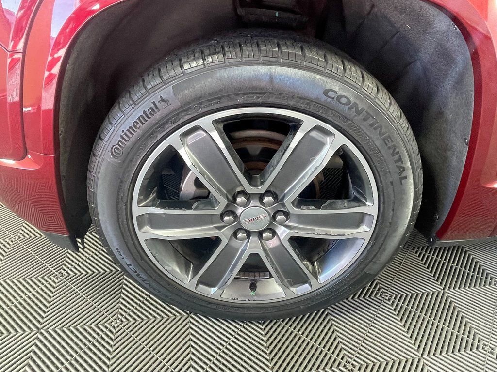 Used 2017 GMC Acadia Denali w/ Technology Package image 12