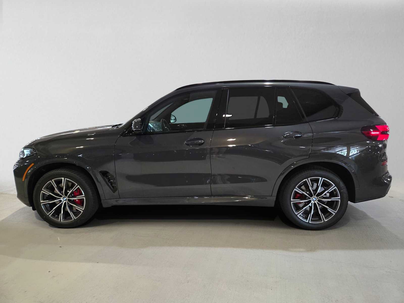 Used 2026 BMW X5 xDrive40i w/ M Sport Package AWD/4WD image 6