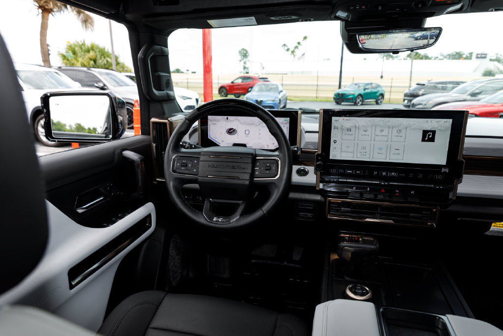 Used 2025 GMC Hummer EV 2X AWD/4WD image 17