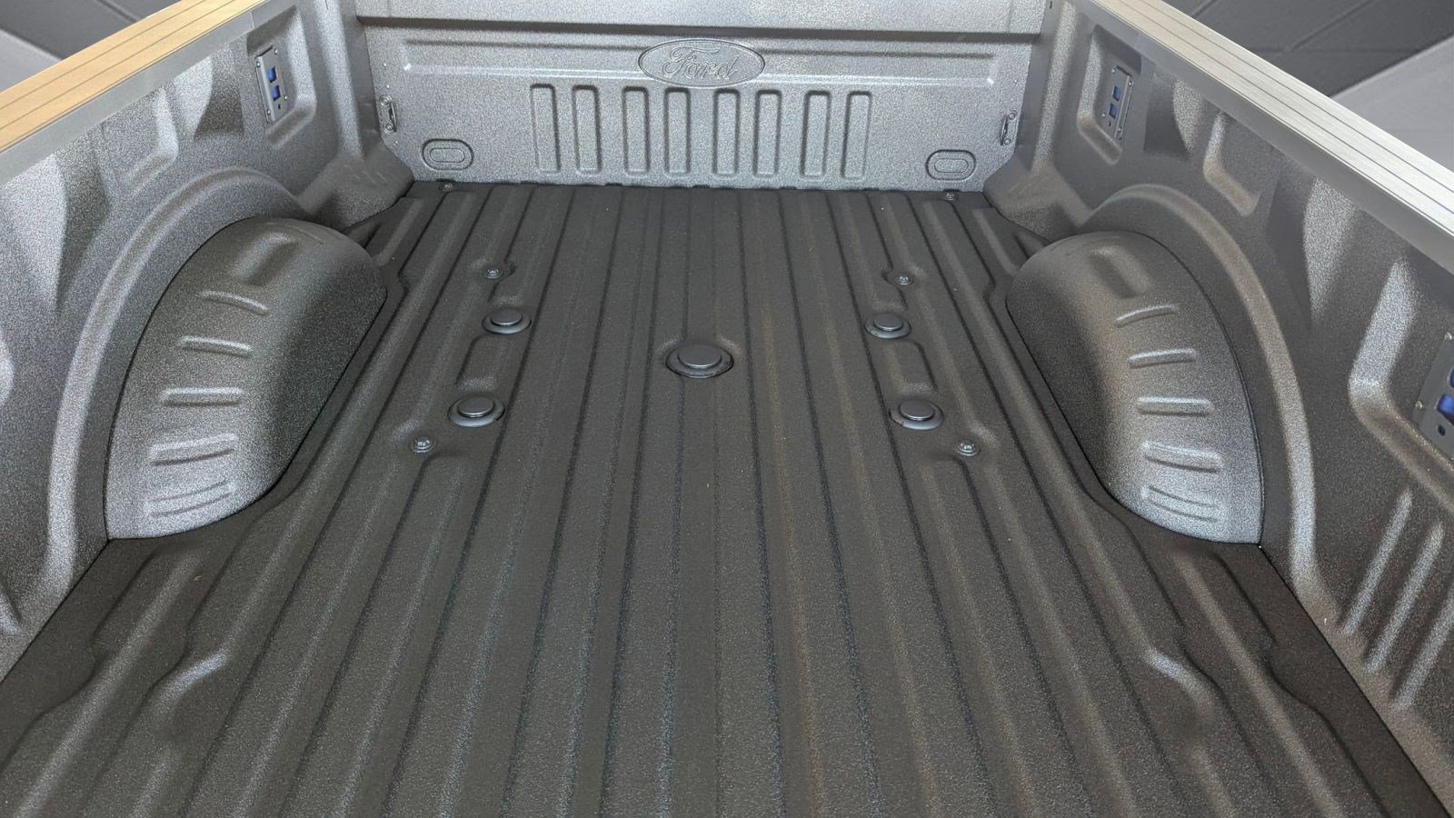 New 2026 Ford F250 Lariat w/ Black Appearance Package image 19