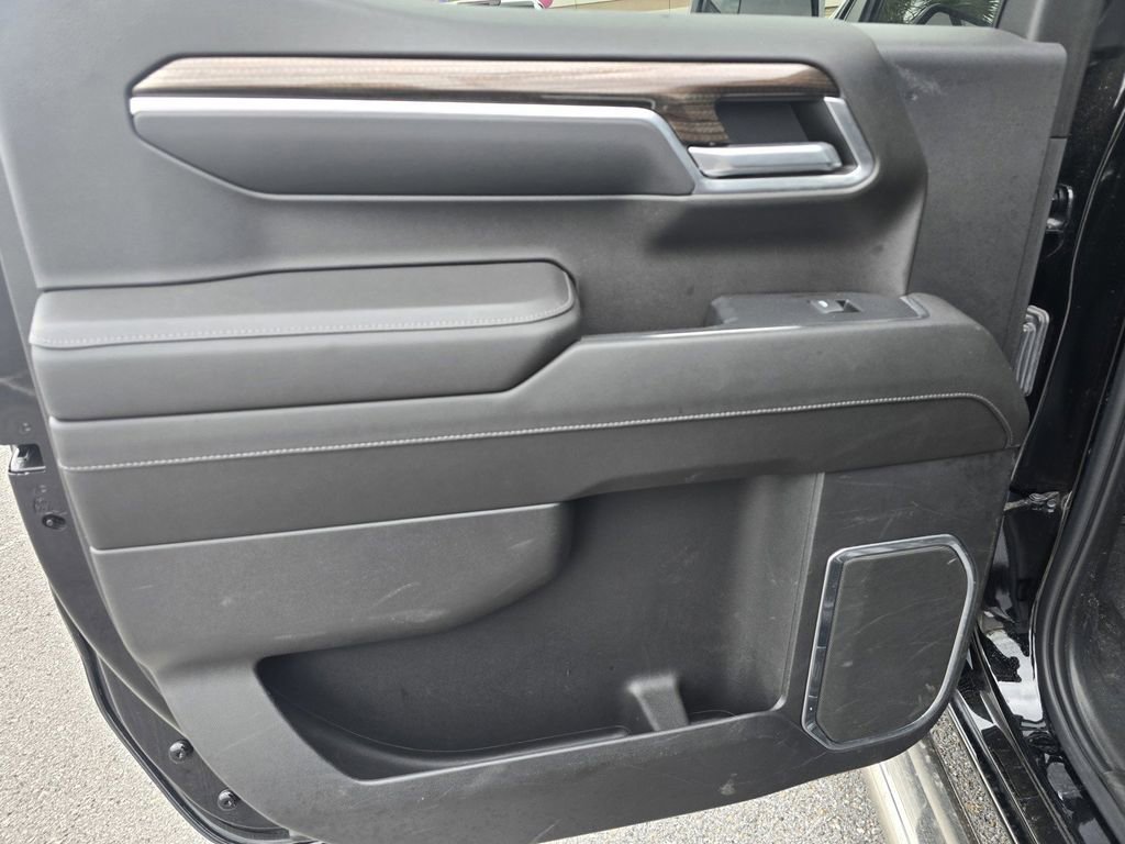 Used 2022 Chevrolet Silverado 1500 LT image 13