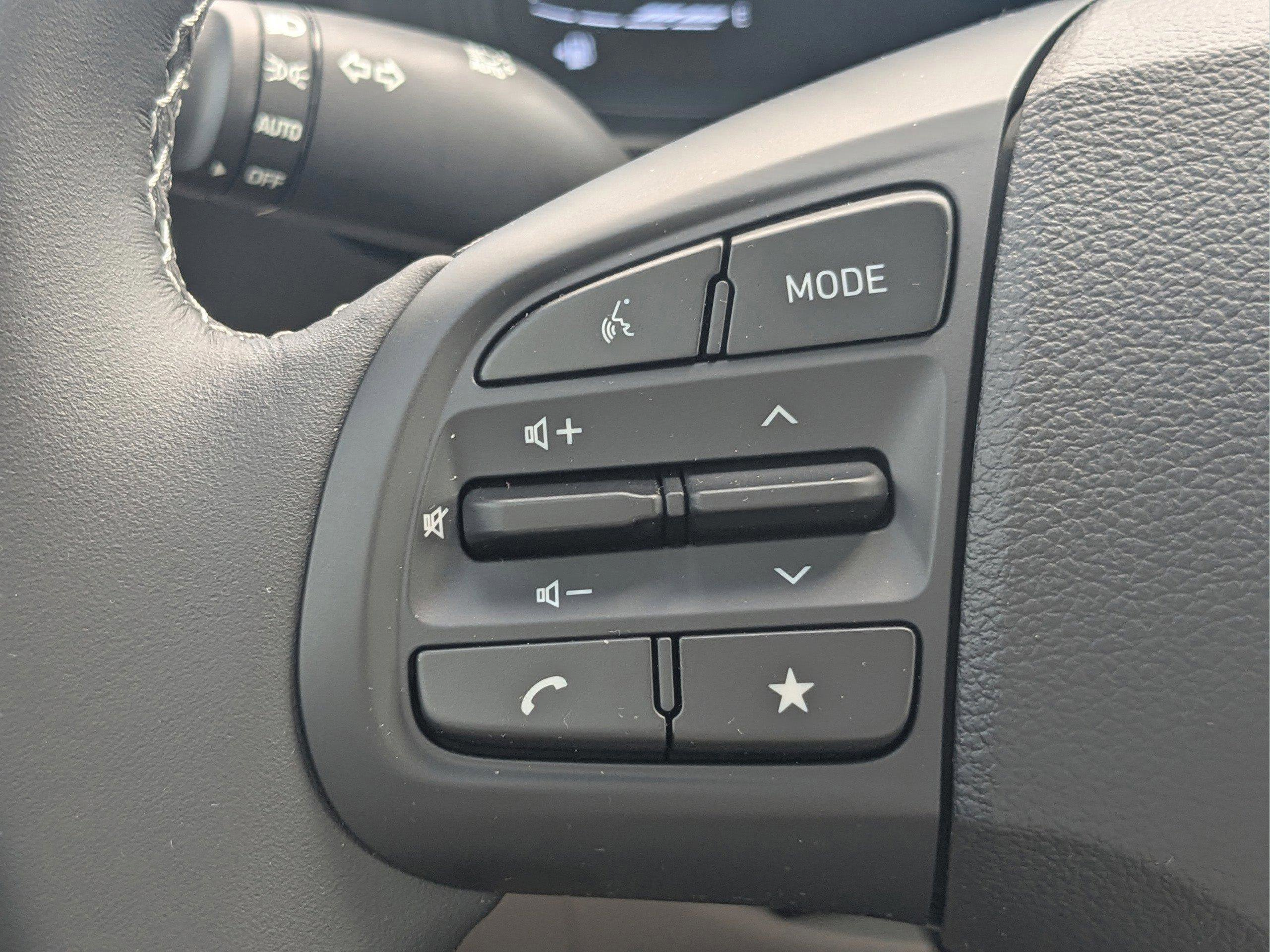 New 2026 Hyundai Venue SEL FWD image 32