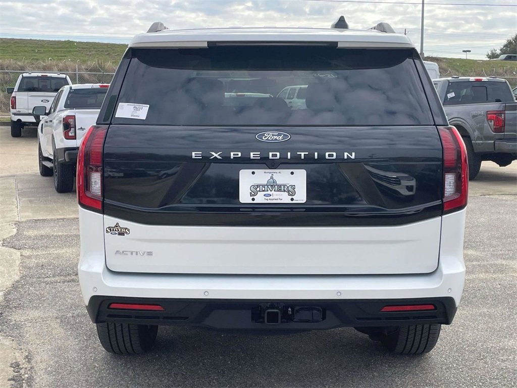 New 2026 Ford Expedition Active image 4