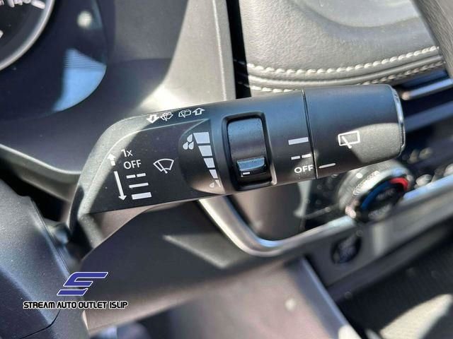 Used 2024 Nissan Rogue SV image 27