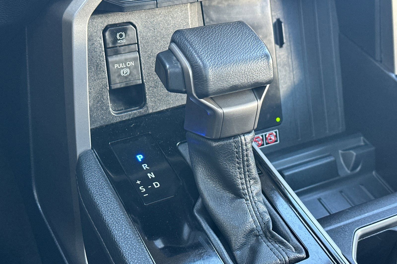 Used 2025 Toyota Tundra Limited AWD/4WD image 21