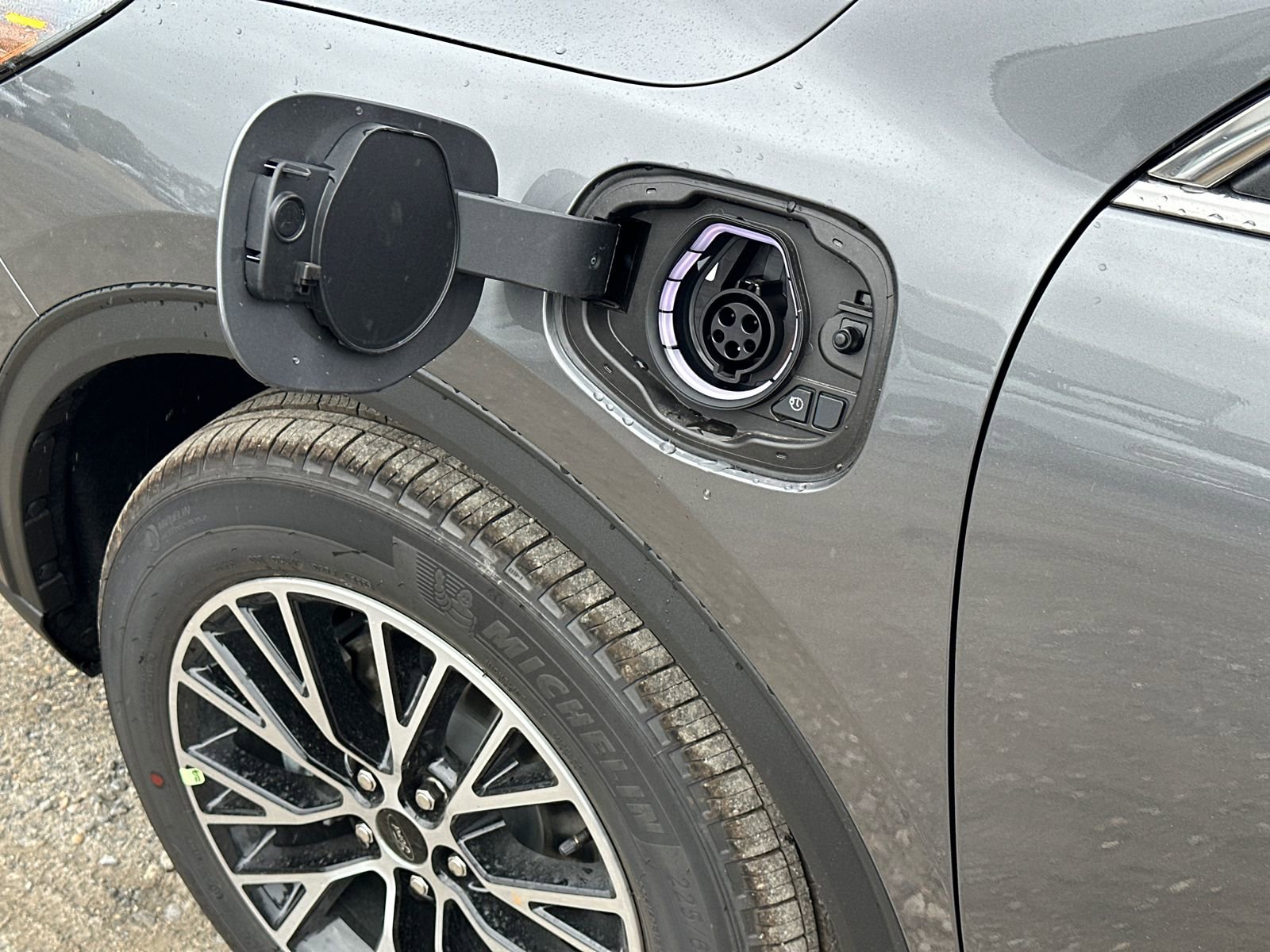 New 2026 Ford Escape SE image 14