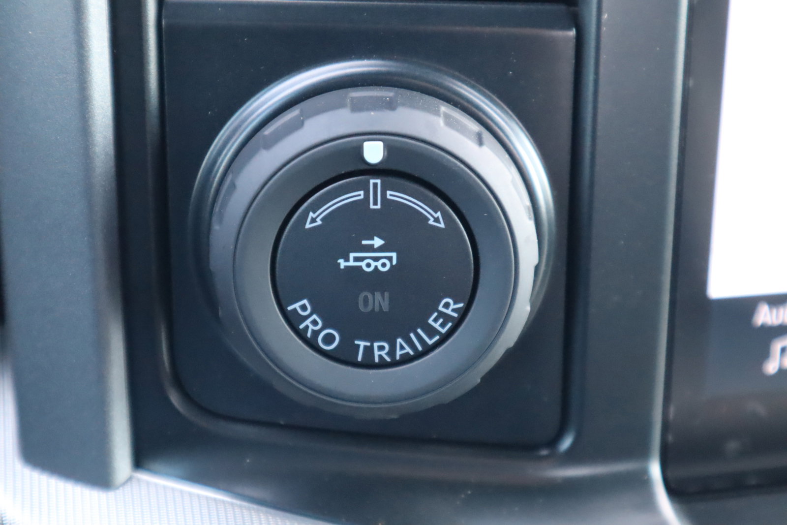 New 2025 Ford F150 Lariat w/ Equipment Group 501A Mid image 23