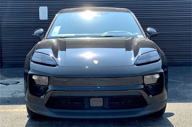 Used 2025 Porsche Macan Electric image 13