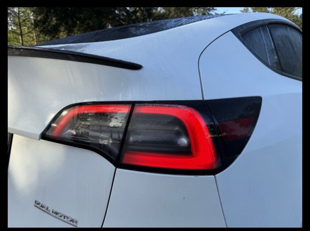 Used 2022 Tesla Model Y Performance image 6