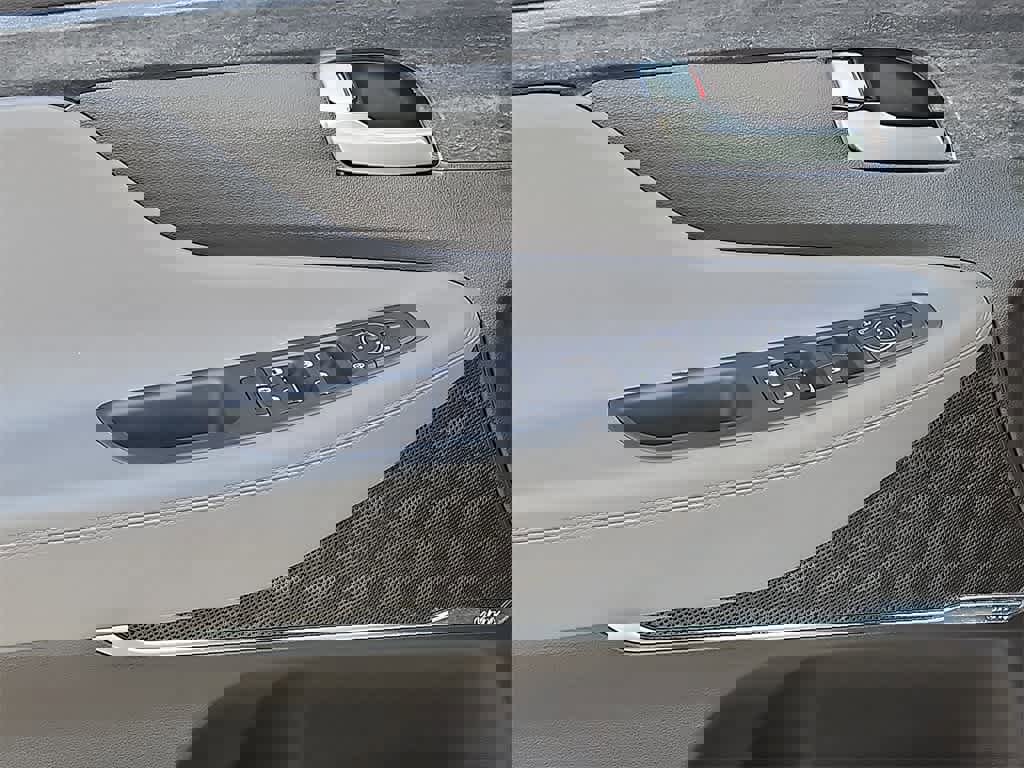 Used 2019 Hyundai Santa Fe SEL w/ Cargo Package image 12